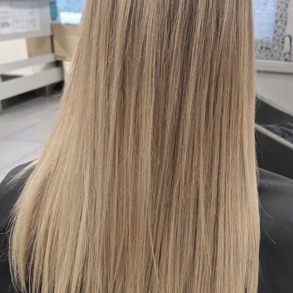 Barvanje las Frizerski salon CONA